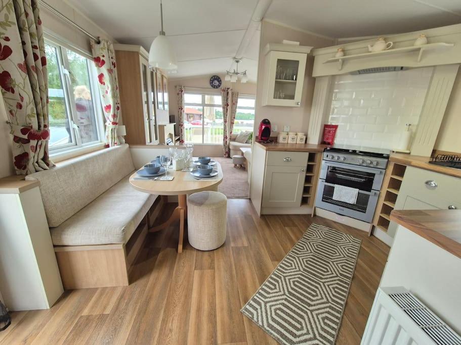 Amazing 2Bedroom Caravan In Lincoln, タターズホール エクステリア 写真